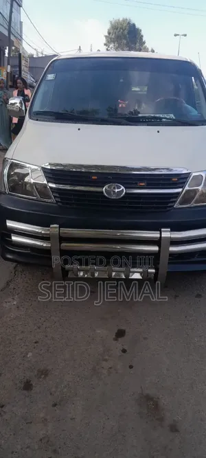 Toyota HiAce 2011 White