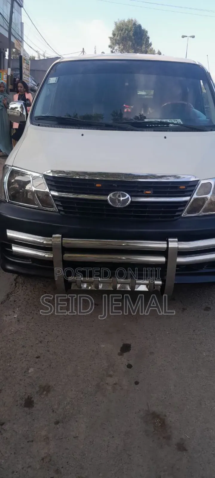 Toyota HiAce 2011 White