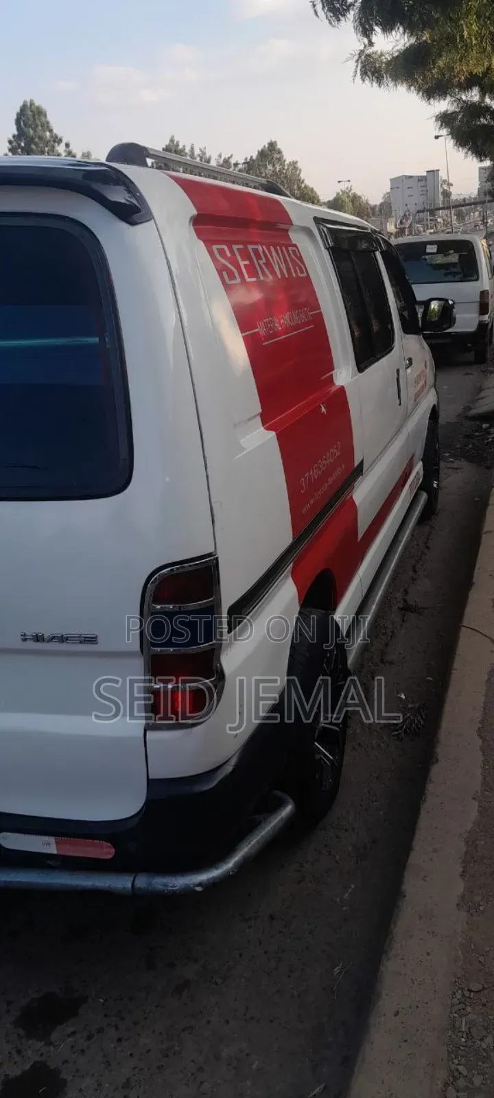 Toyota HiAce 2011 White