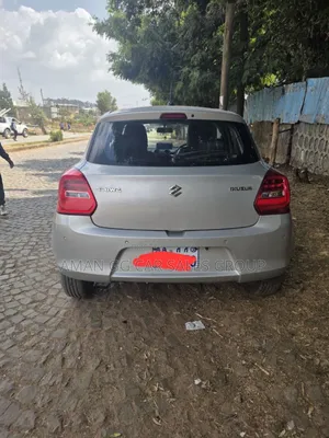 Suzuki Swift 2023 Silver