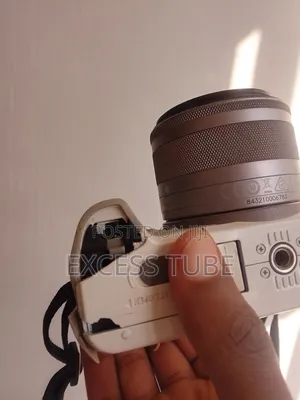 Photo - Canon M50 Mirrorless Camera