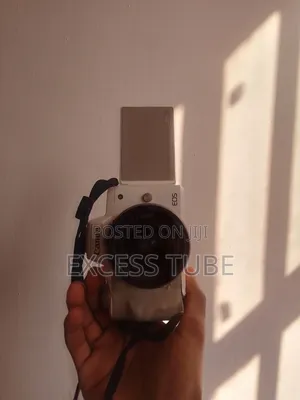 Canon M50 Mirrorless Camera