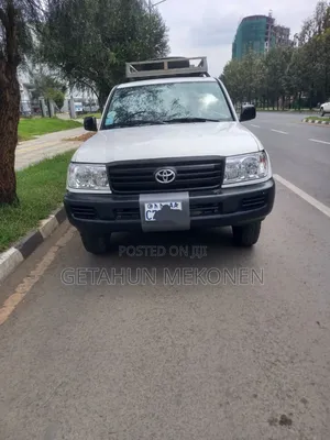 Toyota Land Cruiser 2004 White