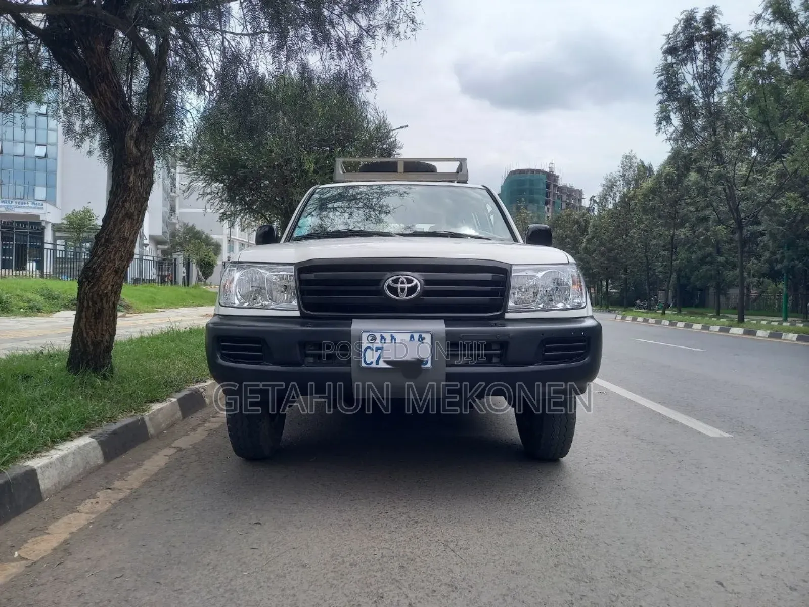 Toyota Land Cruiser 2004 White