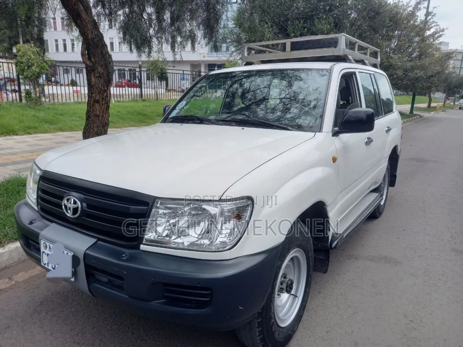 Toyota Land Cruiser 2004 White