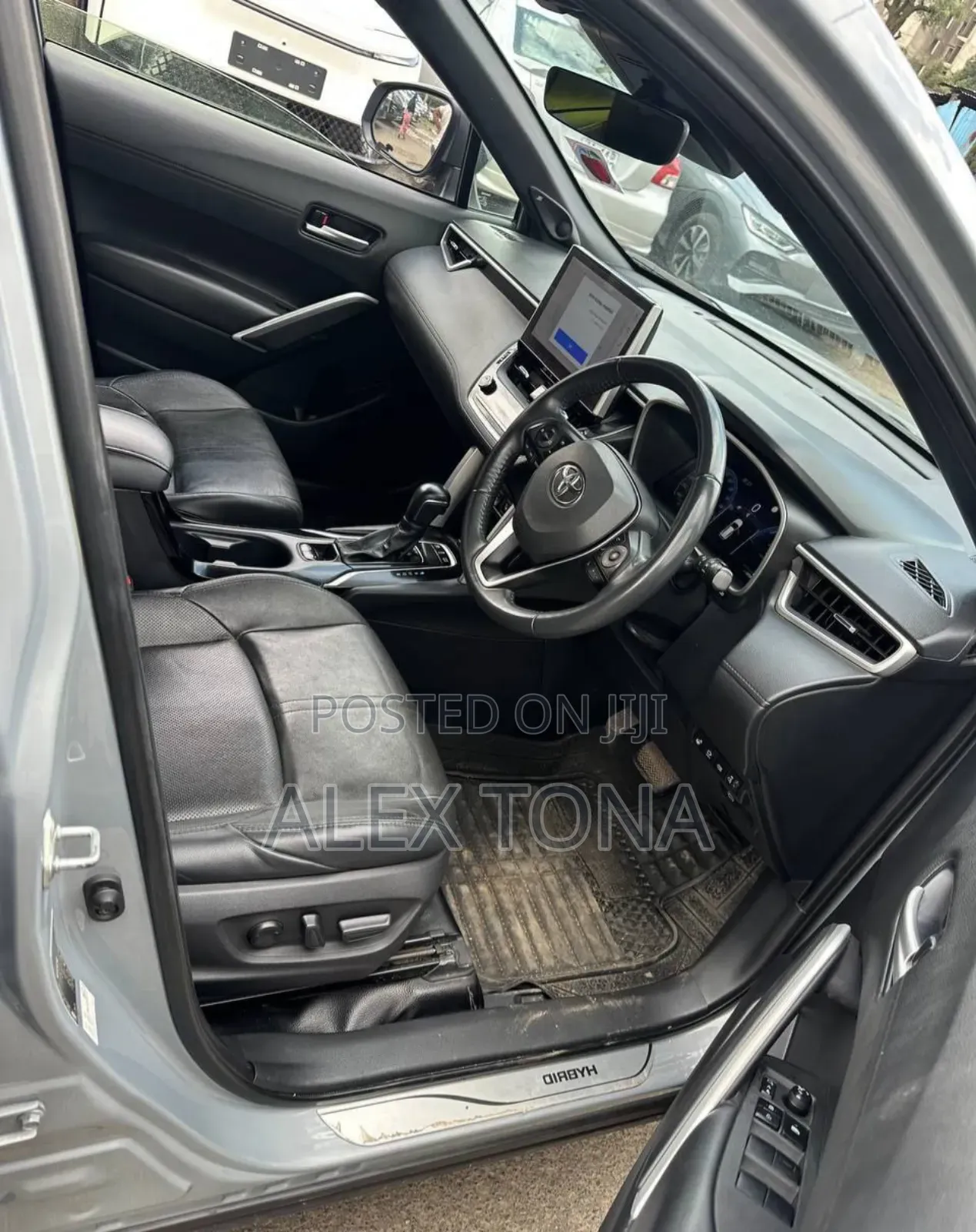 Toyota Corolla Cross Hybrid 2024 Gray