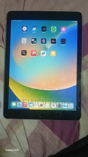 Apple iPad 4 Wi-Fi + Cellular 128 GB Gray