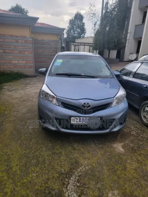 Toyota Yaris 2012 Blue