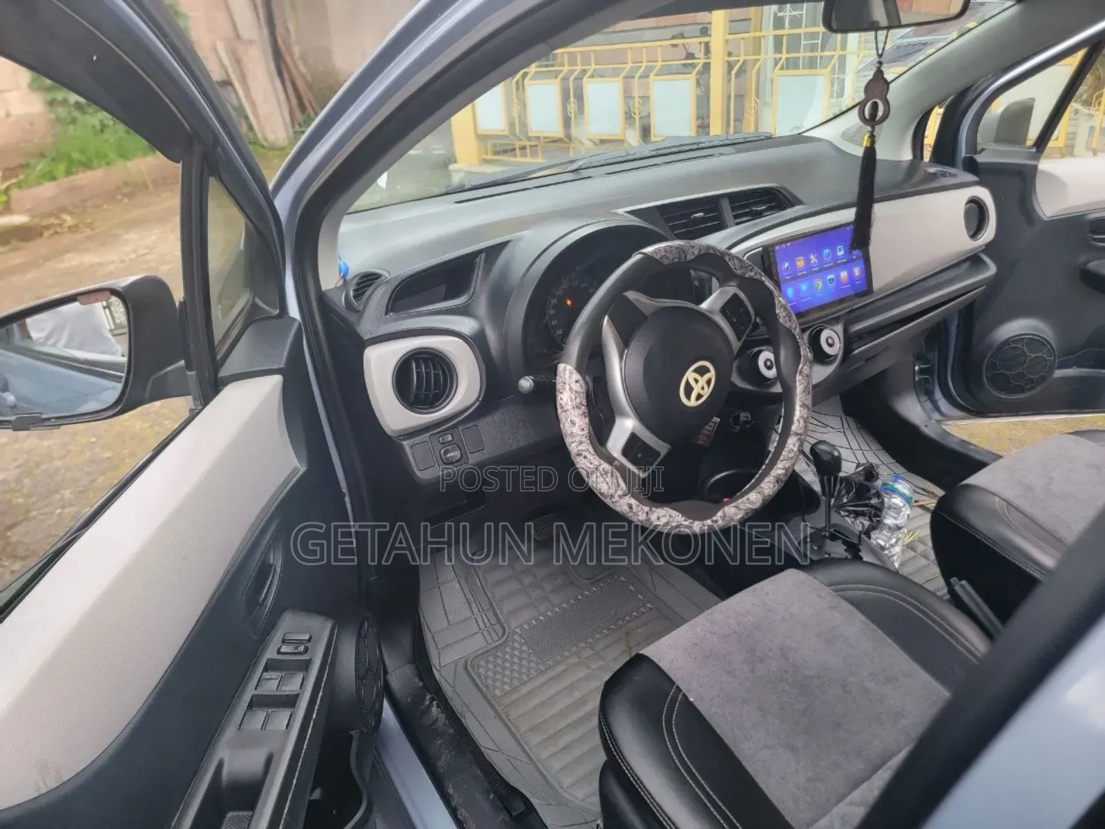 Toyota Yaris 2012 Blue