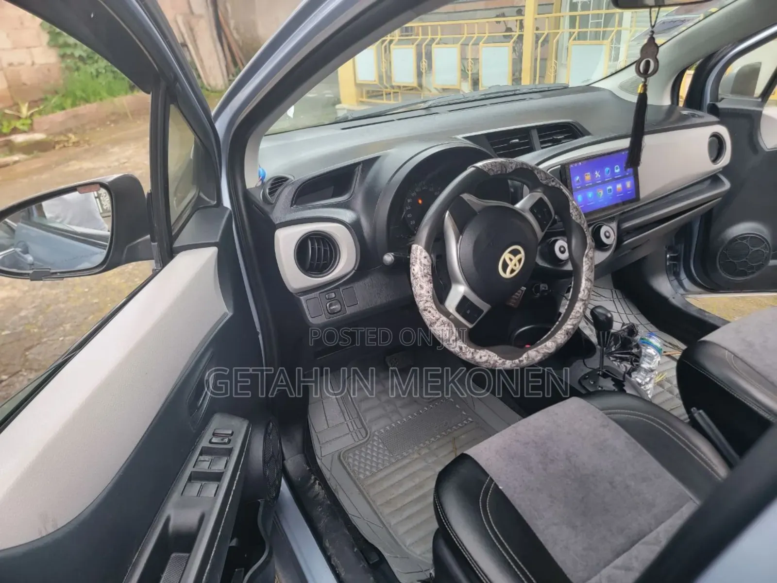 Toyota Yaris 2012 Blue