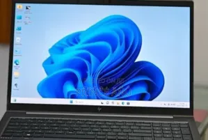 New Laptop HP ZBook Firefly 15 G7 32GB Intel Core I7 SSD 512GB