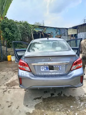 Mitsubishi Attrage 2020 Silver