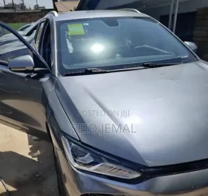 Photo - New BYD E2 43 kWh 94 hp FWD 2024 Gray