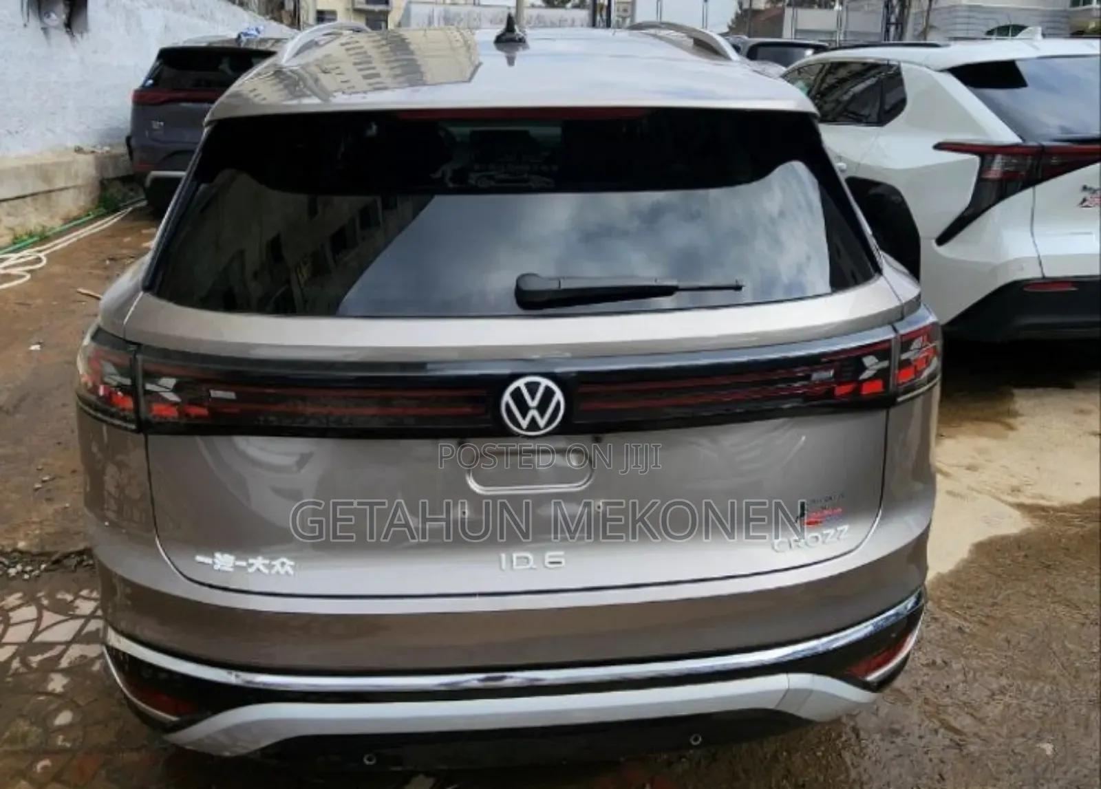 New Volkswagen ID.6 2025 Gold