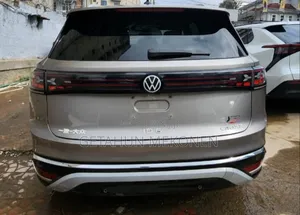 New Volkswagen ID.6 2025 Gold