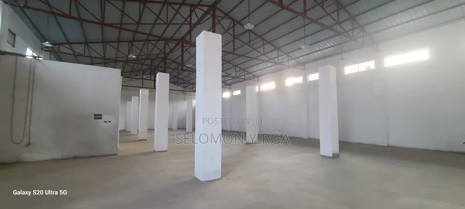 የሚከራይ መጋዘን