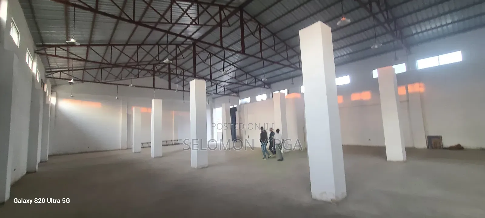 የሚከራይ መጋዘን