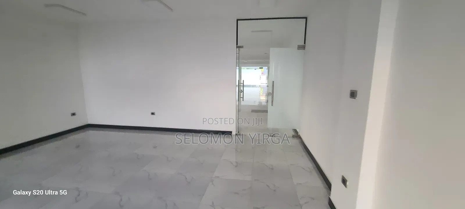 የሚከራይ መጋዘን