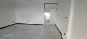 የሚከራይ መጋዘን