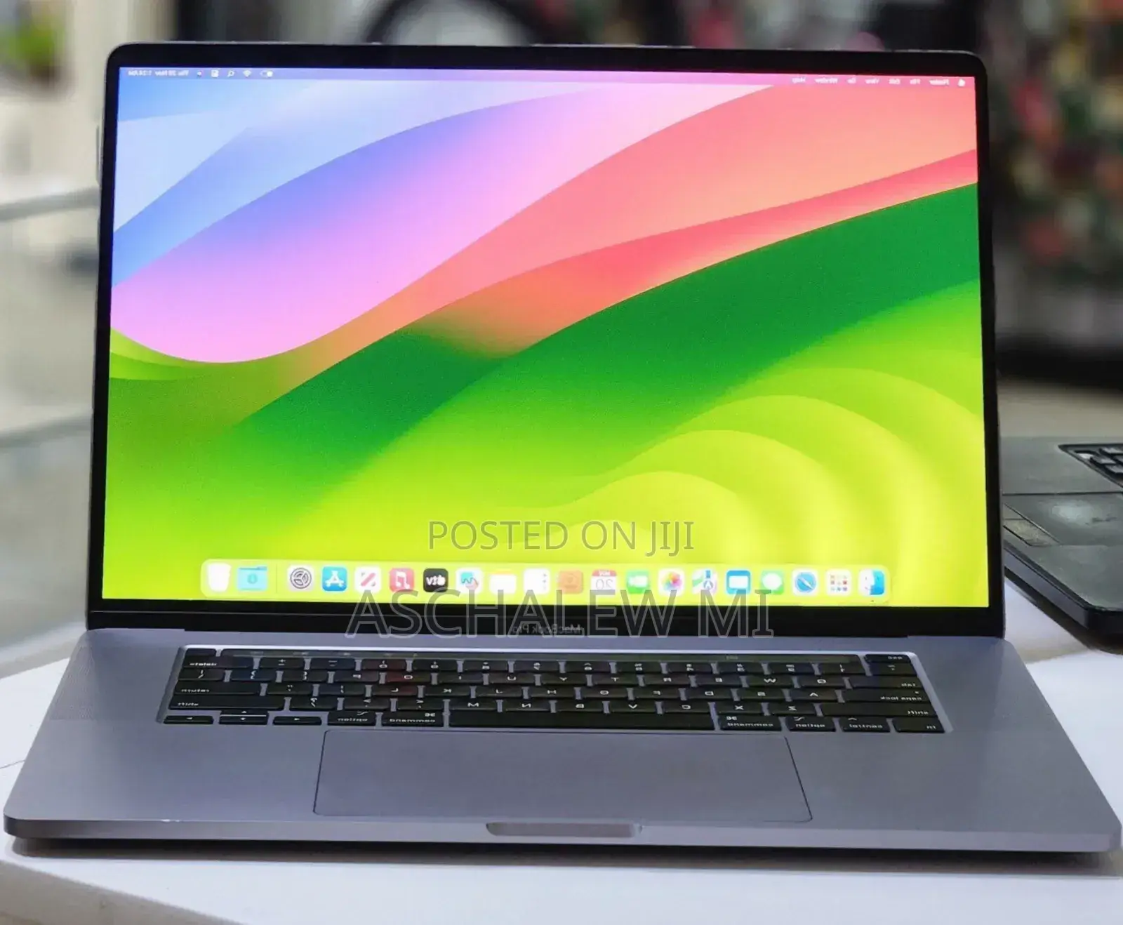 New Laptop Apple MacBook Pro 2019 32GB Intel Core I7 SSD 512GB