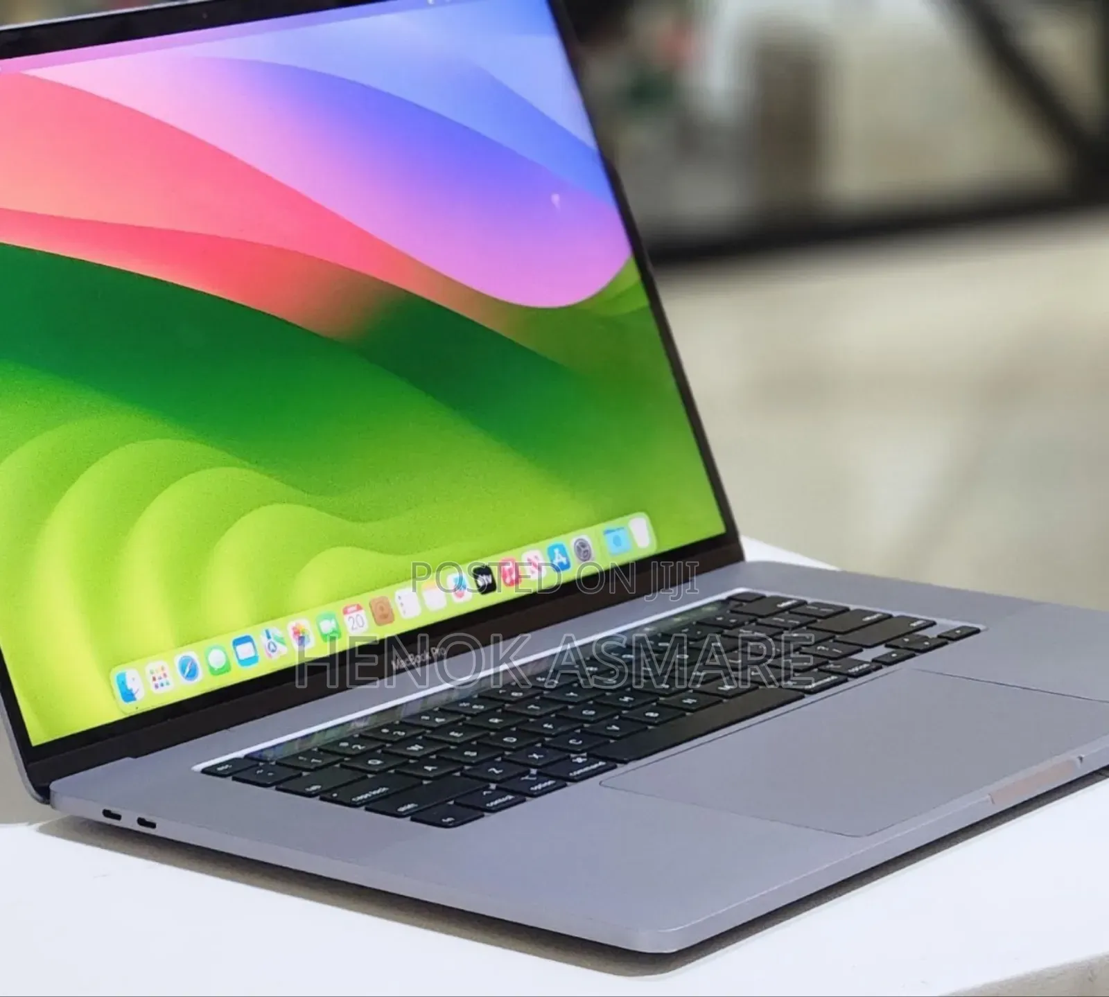 New Laptop Apple MacBook Pro 2019 16GB Intel Core I7 SSD 512GB