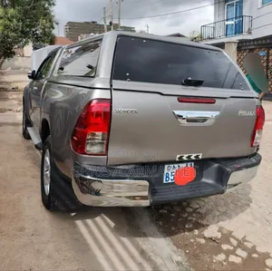 Toyota Hilux Revo Single Cab Deisel 2.4 RWD 2019 Gold