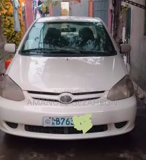 Toyota Platz 2005 White