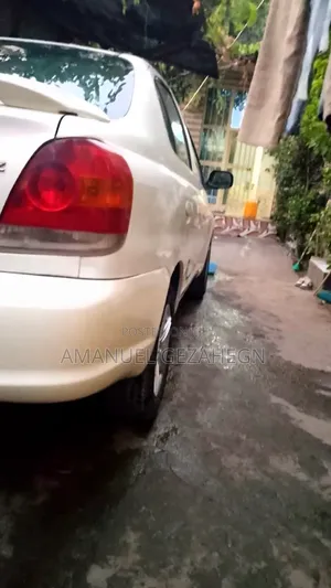 Toyota Platz 2005 White