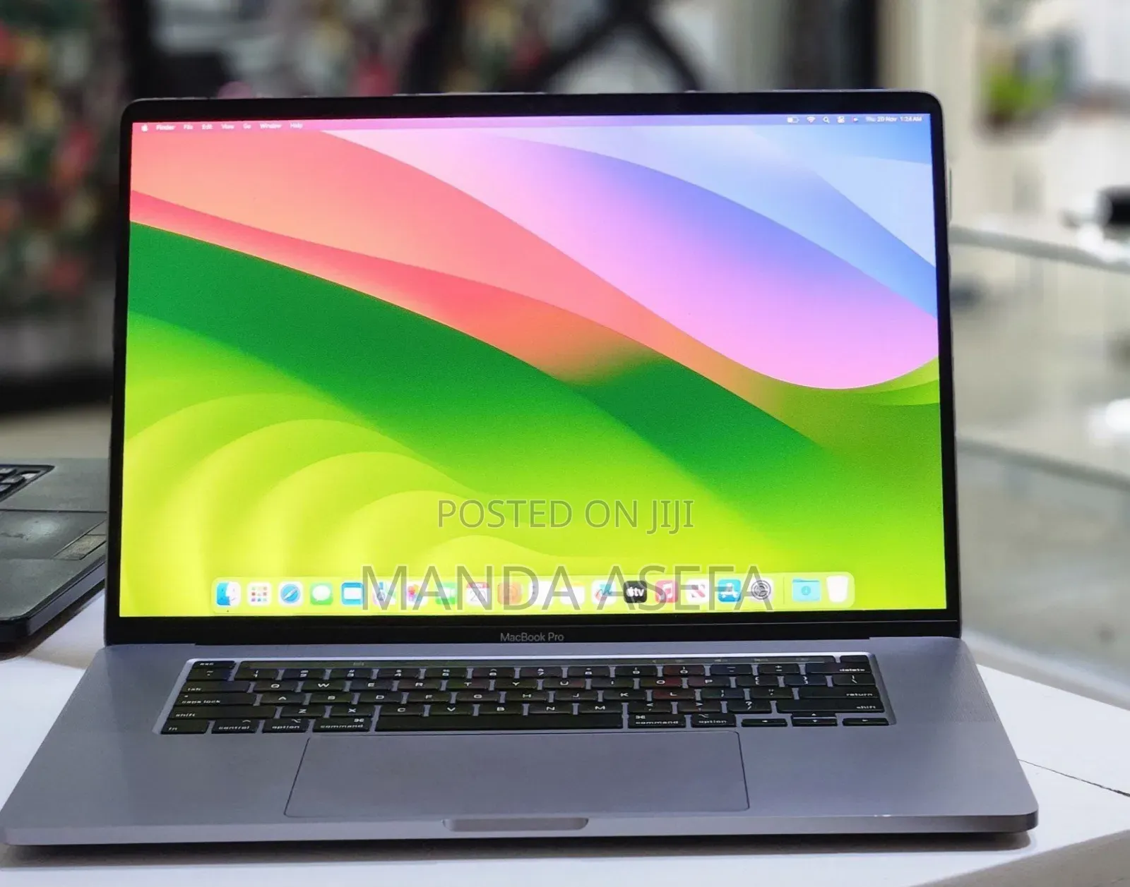 New Laptop Apple MacBook Pro 2019 32GB Intel Core I9 SSD 512GB