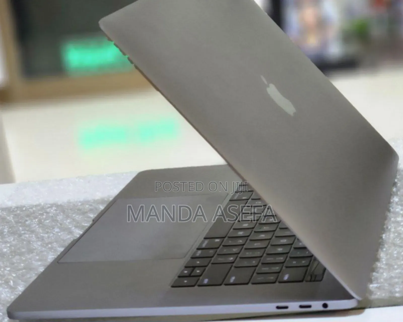 New Laptop Apple MacBook Pro 2019 32GB Intel Core I9 SSD 512GB