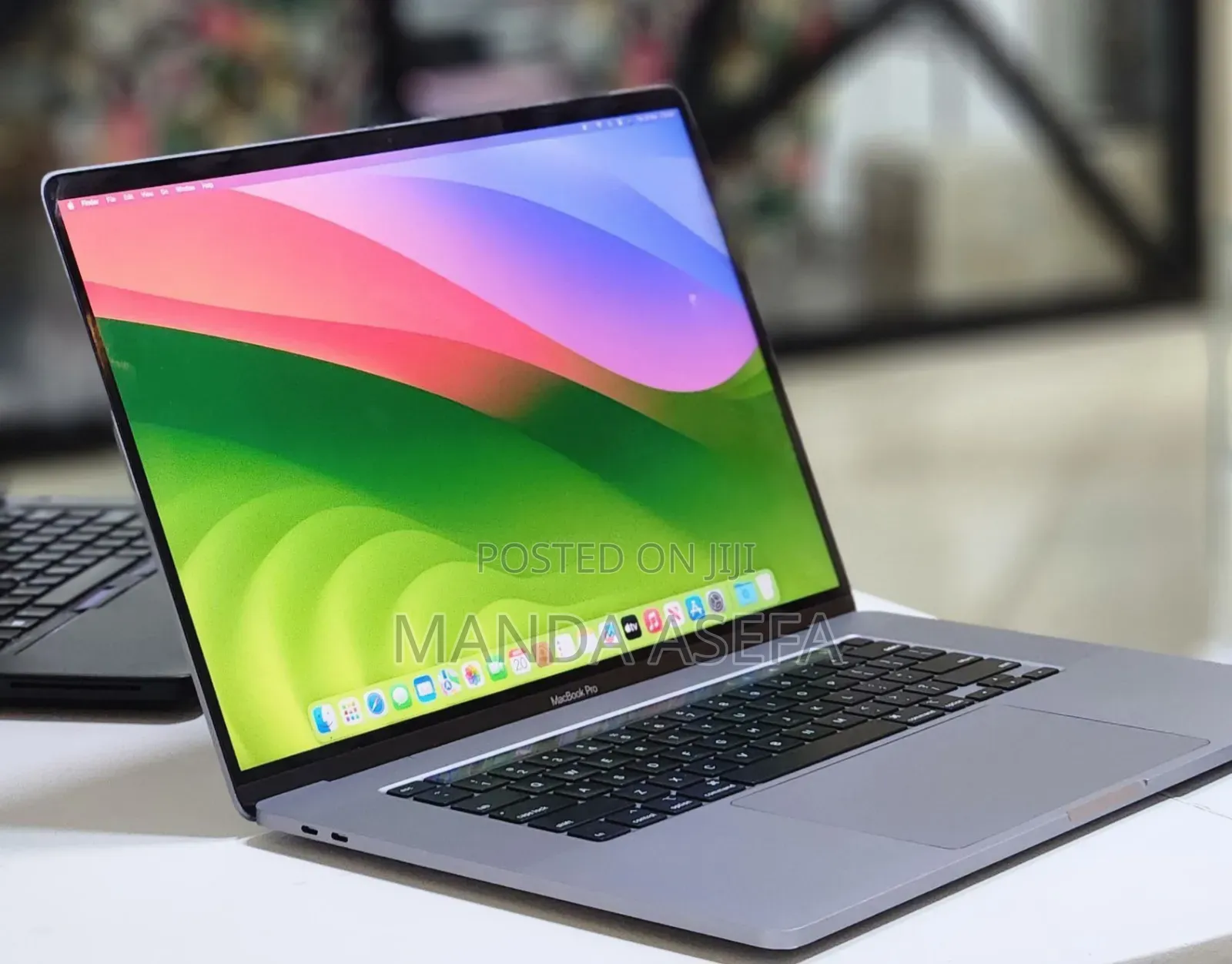 New Laptop Apple MacBook Pro 2019 32GB Intel Core I9 SSD 512GB