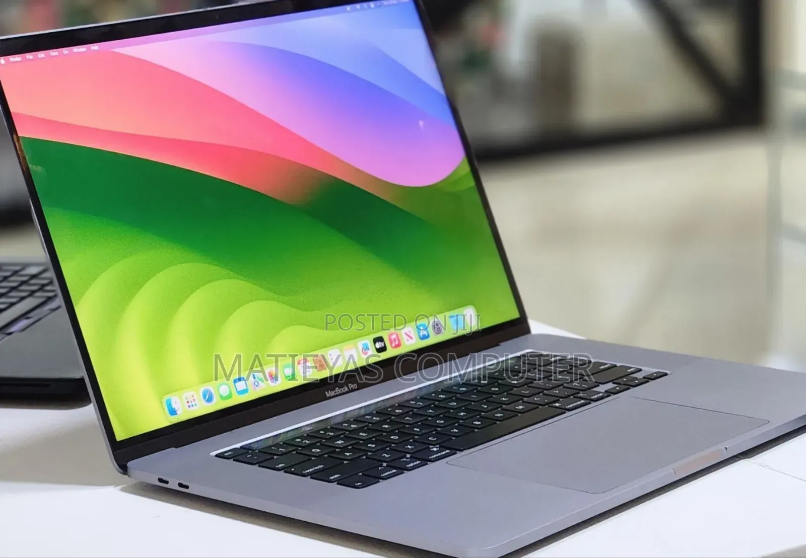 New Laptop Apple MacBook Pro 2019 32GB Intel Core I7 SSD 512GB