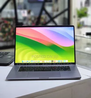 New Laptop Apple MacBook Pro 2019 32GB Intel Core I7 SSD 512GB