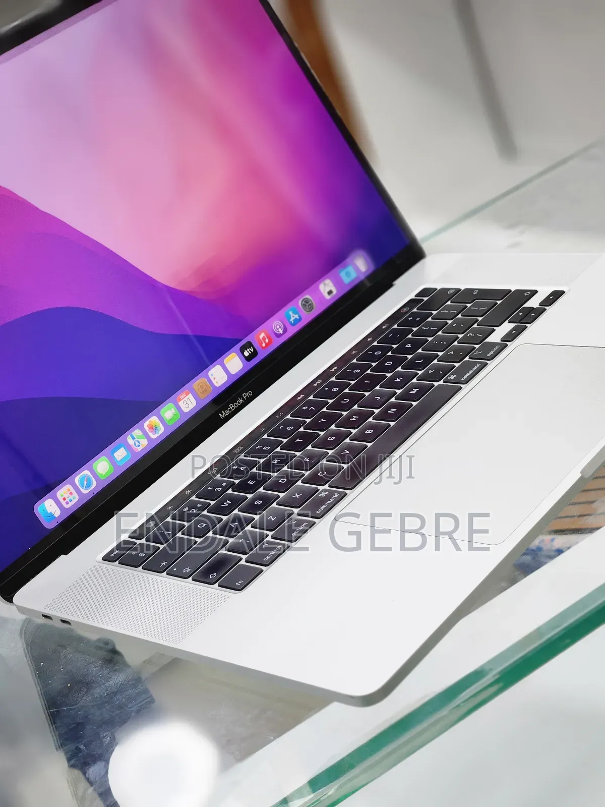 New Laptop Apple MacBook Pro 2019 16GB Intel Core I7 SSD 512GB