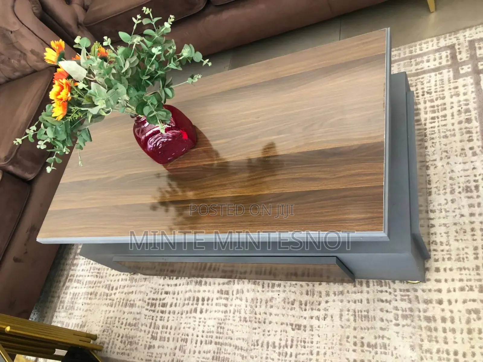 እብድ እብድ ያሉ Center Tablochn ከኛ ጋር በተመጣጣኝ ዋጋ ያግኙ