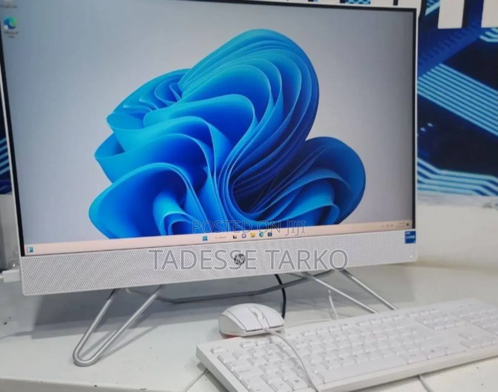 New Laptop HP OmniStudio X All-in-One 8GB Intel Core I5 HDD+SSD 512GB