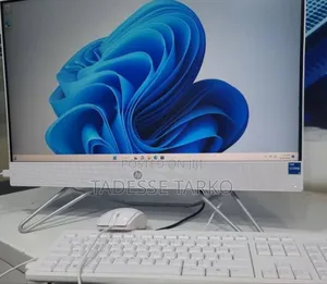 New Laptop HP OmniStudio X All-in-One 8GB Intel Core I5 HDD+SSD 512GB