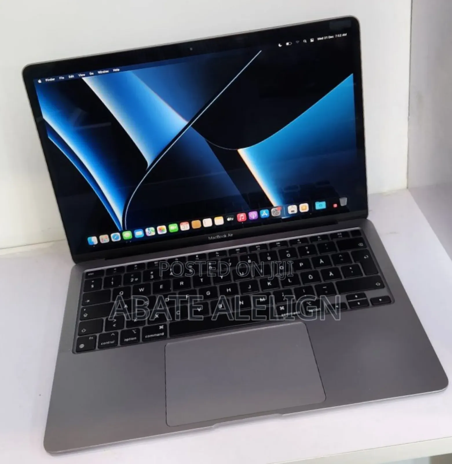 New Laptop Apple MacBook Air 2020 M1 16GB Apple M1 SSD 256GB