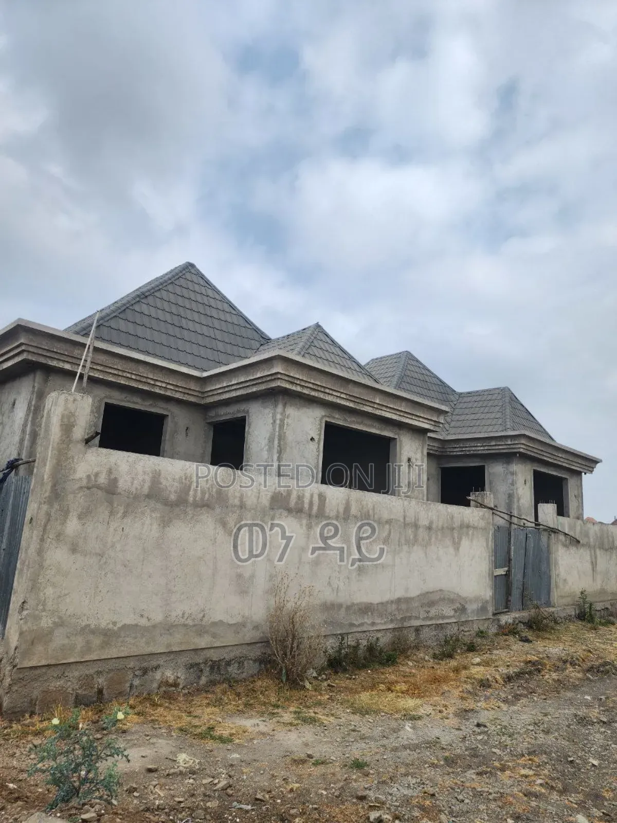 3bdrm House in Akaky Kaliti for sale