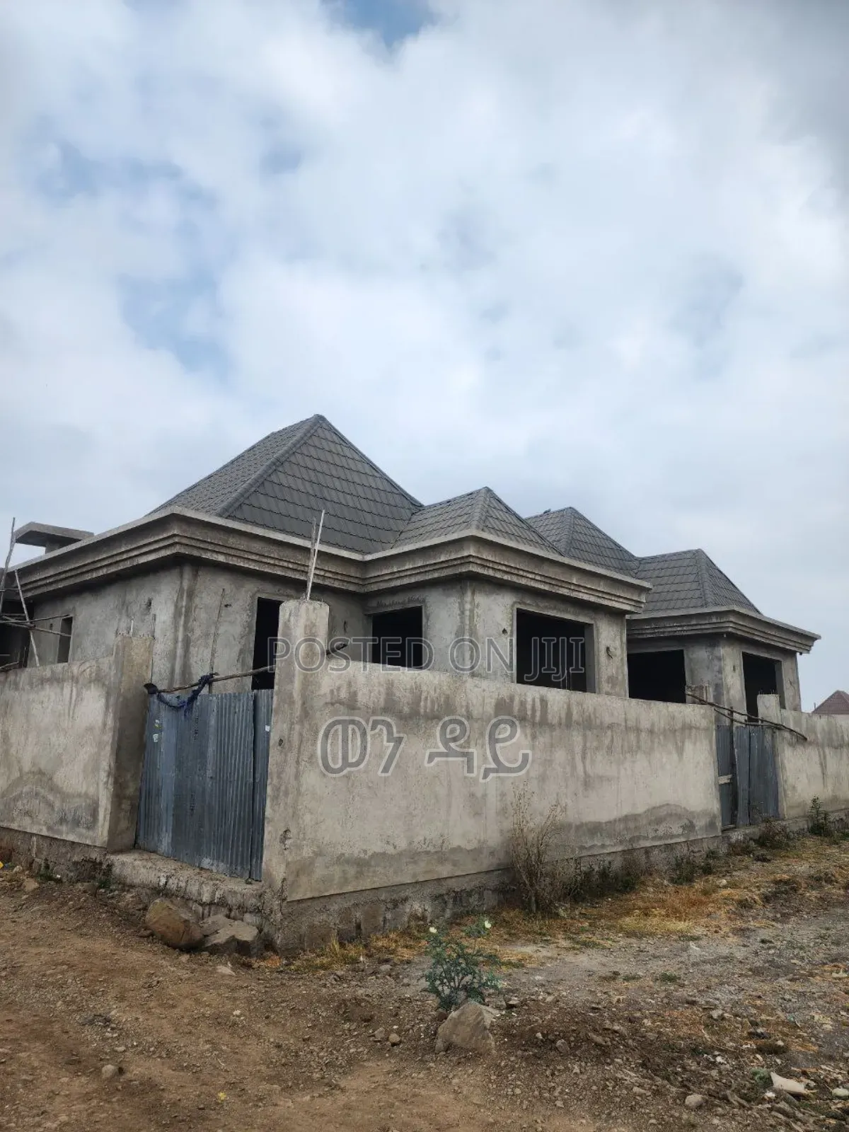 3bdrm House in Akaky Kaliti for sale