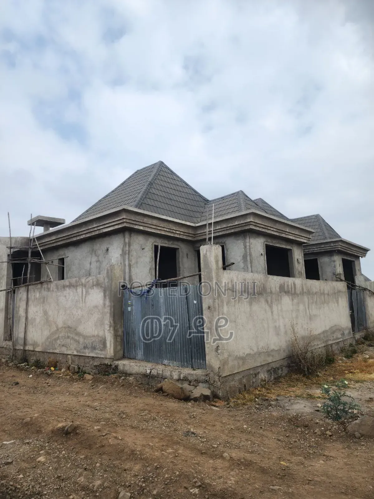 3bdrm House in Akaky Kaliti for sale