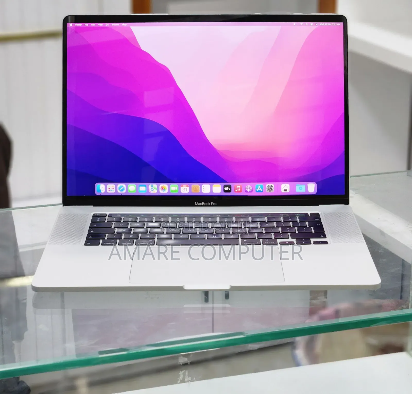 New Laptop Apple MacBook Pro 2019 16GB Intel Core I7 SSD 512GB