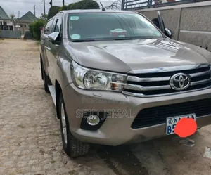 Toyota Hilux 2019 Gray