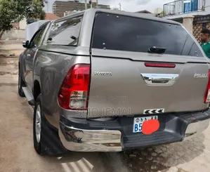 Toyota Hilux 2019 Gray