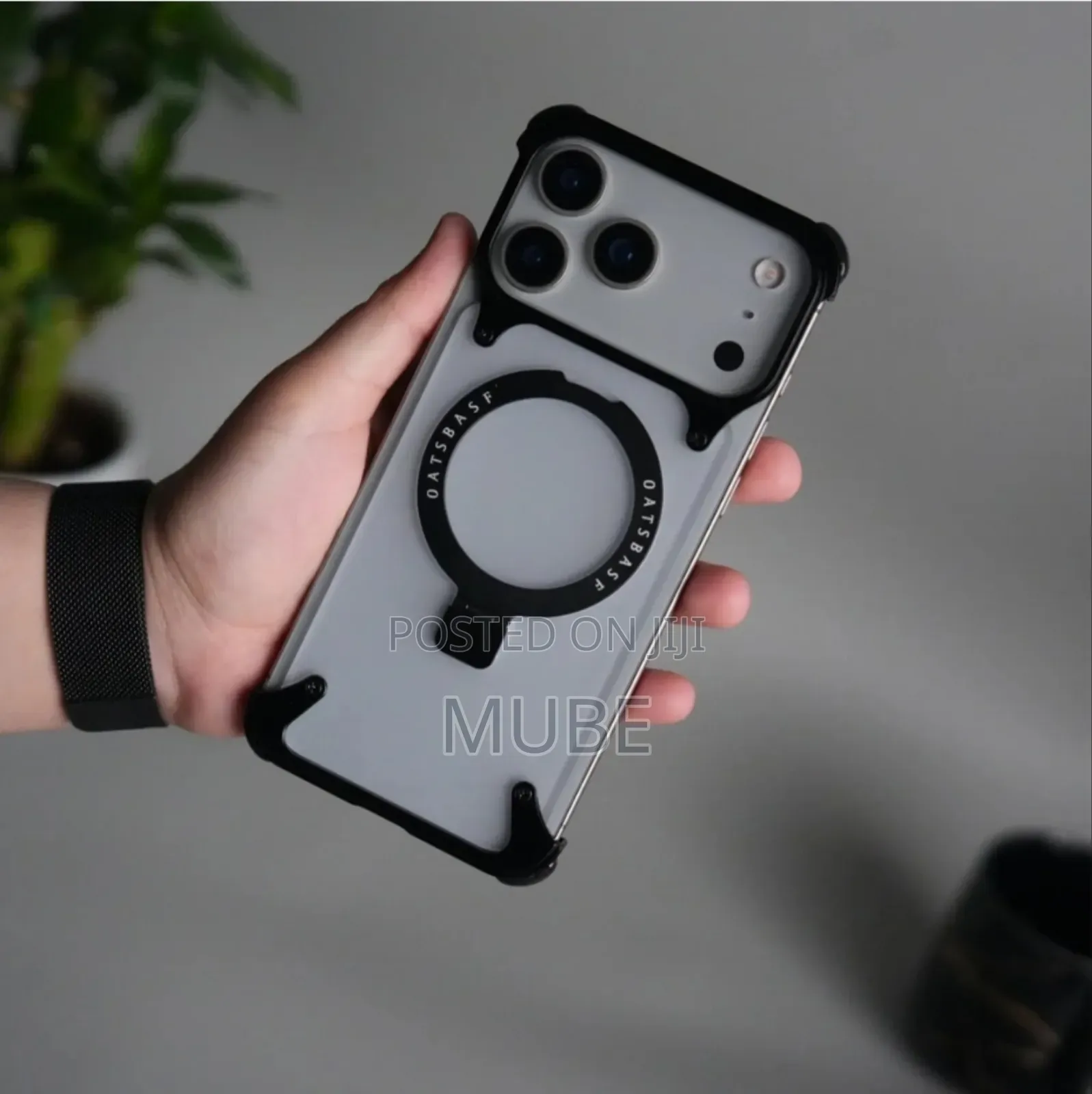 ​ iPhone 17 Pro Max - ማግኔቲክ አርመር ኬዝ (Invisible Stand Case)