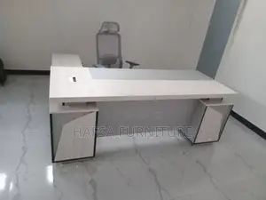 Office Managerial Table
