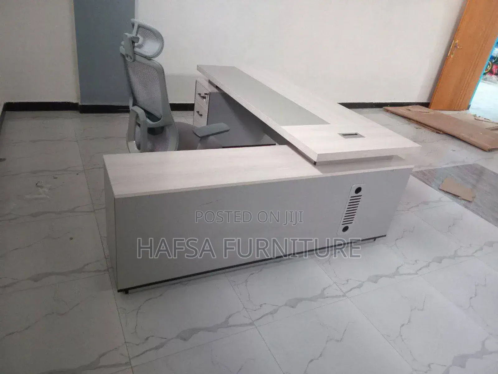 Office Managerial Table
