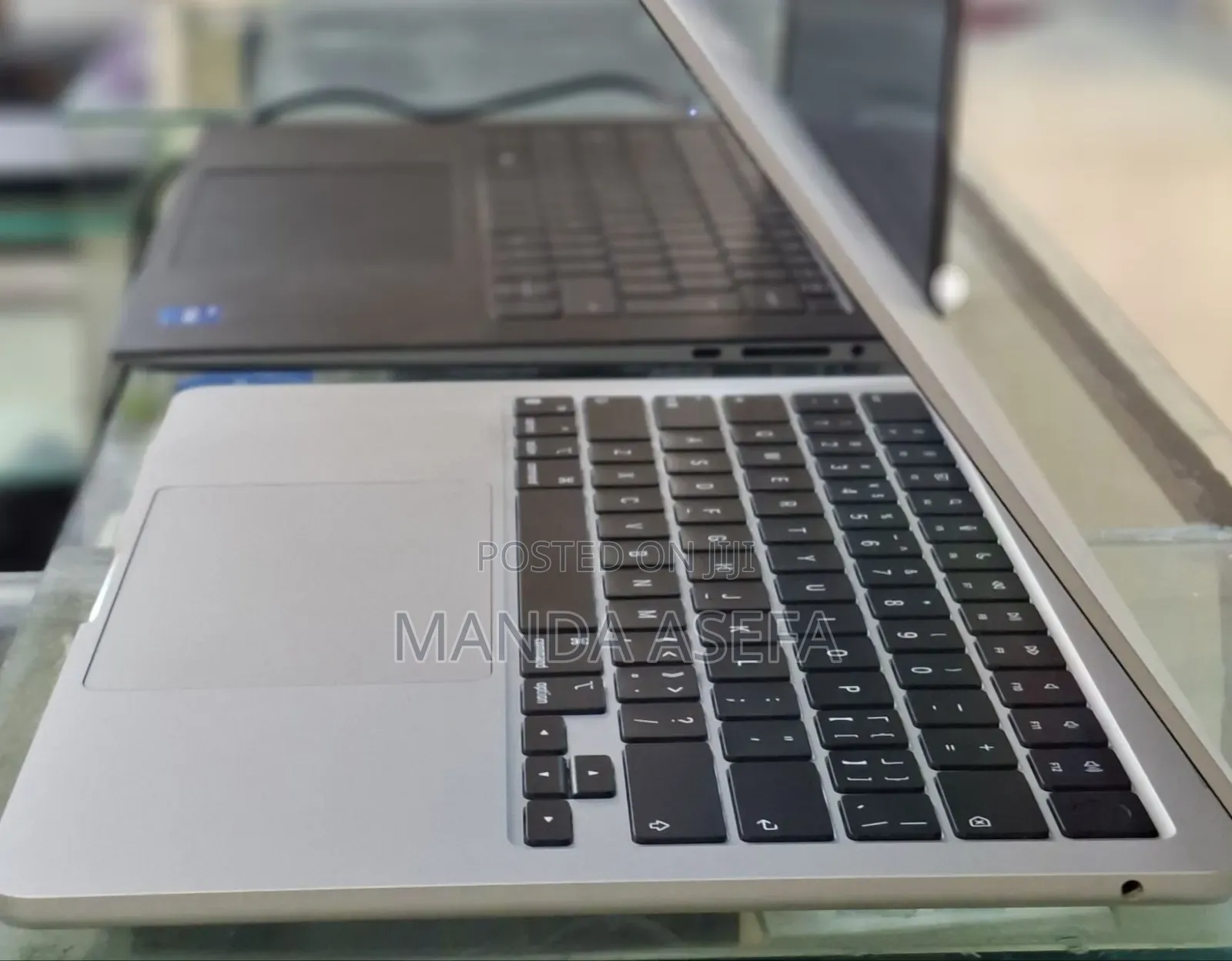 New Laptop Apple MacBook Air 2022 M2 8GB Apple M2 SSD 256GB