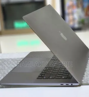 New Laptop Apple MacBook Pro 2019 32GB Intel Core I7 SSD 512GB