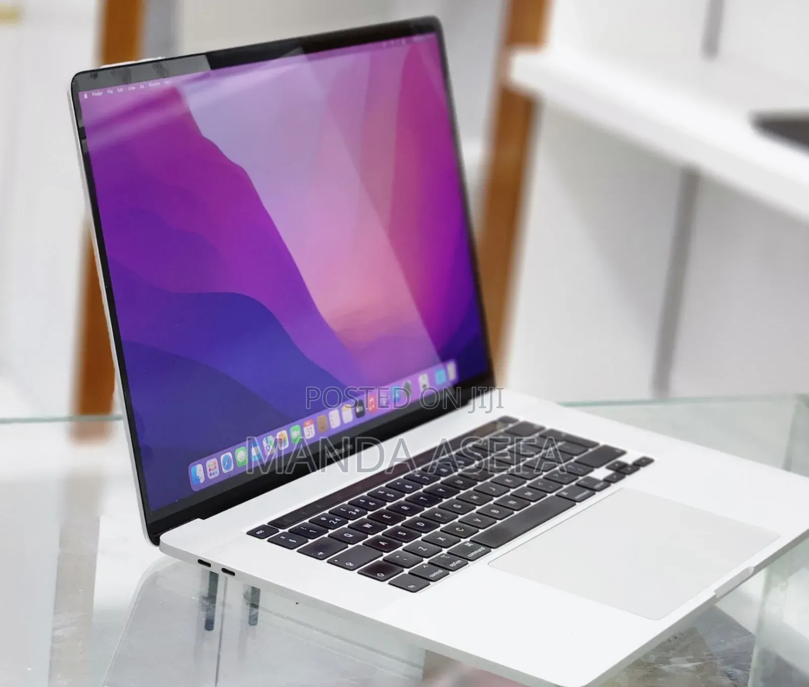 New Laptop Apple MacBook Pro 2019 16GB Intel Core I7 SSD 512GB
